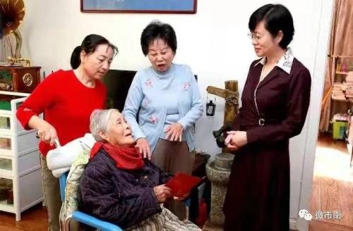 父母过世亲戚慰问如何回复