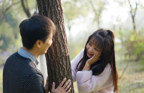 已婚男摸你头是啥意思