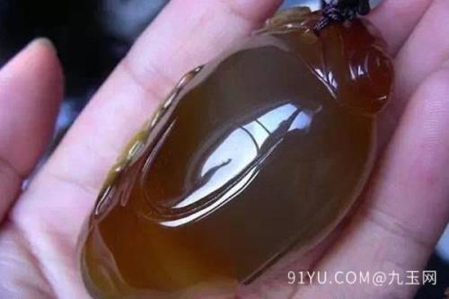 玛瑙贵还是玉髓贵