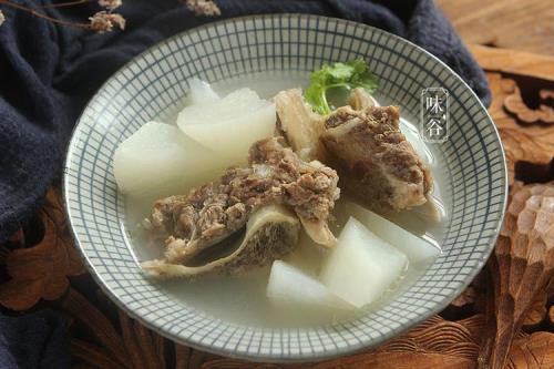 白萝卜煲脊骨做法