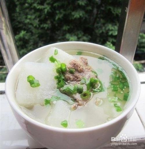 白萝卜大骨汤最正宗的做法