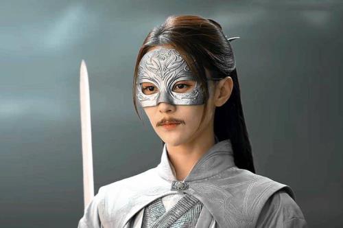 主角叫萧战天柳夕颜的小说