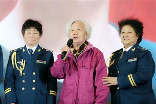 满腔报国心歌曲原唱