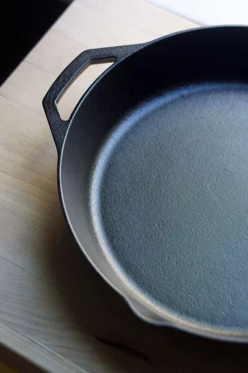 铁锅里面有圆坑是怎么回事