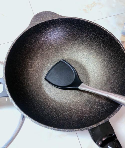 麦饭石锅外面烧黄了怎么清洗