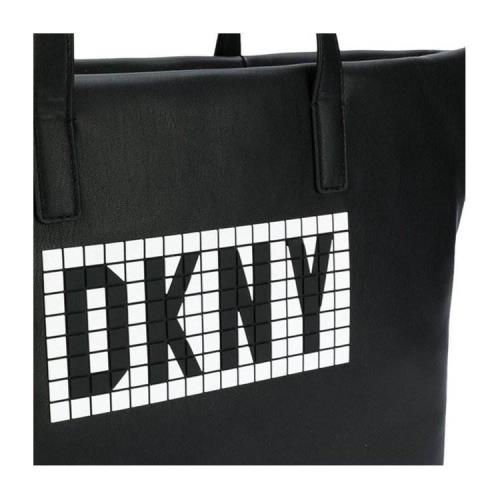 dkny是哪里的牌子