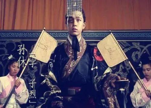 曹睿后谁接替了王位