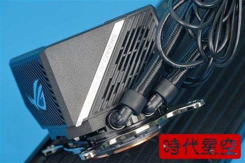 龙神360风扇带灯吗