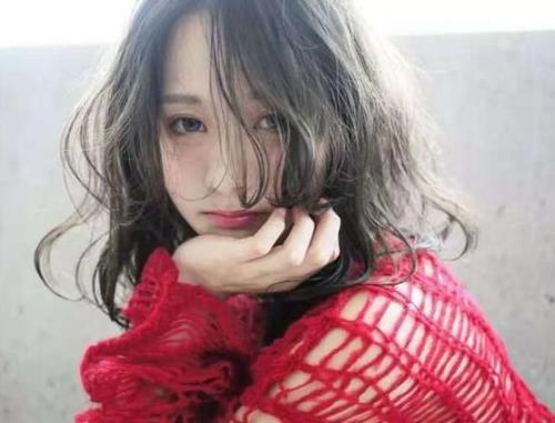 电头发和烫头发有什么不同