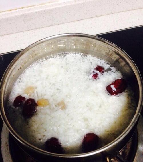 米酒加的红花是什么