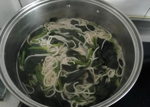 白菜卤子面条的做法