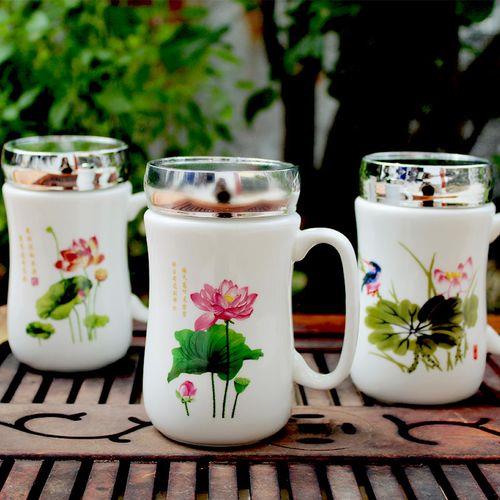 领导水杯带盖子怎么拧开