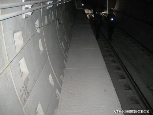 地铁逃生移速变慢了怎么办