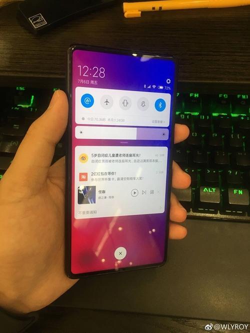 手机前置摄像头有红点不闪