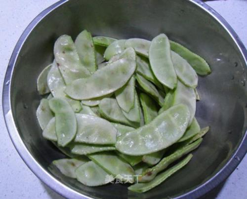 油焖梅豆角的做法