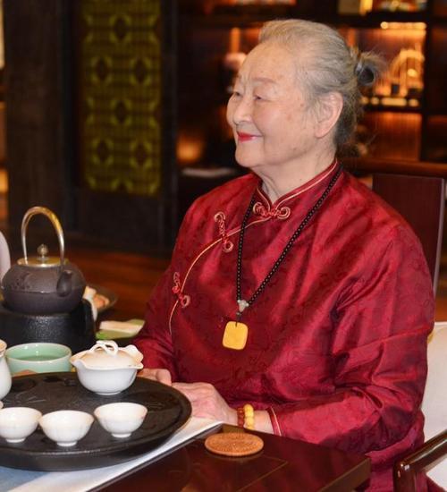 老友久别重逢喝的茶