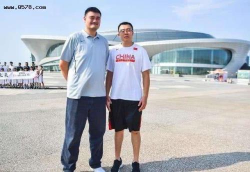 潘长江和姚明平均身高