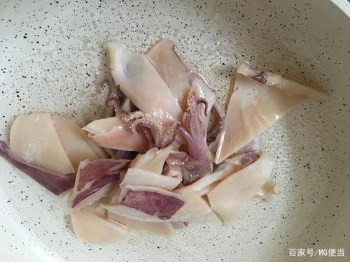干鱿鱼的做法及泡发方法