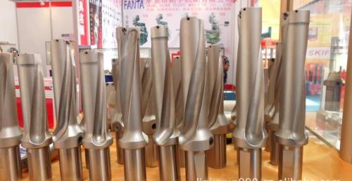 铲钻和枪钻对比