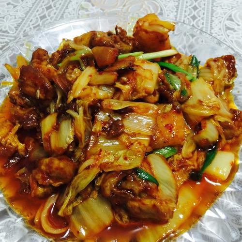 韩式辣白菜炒肉做法