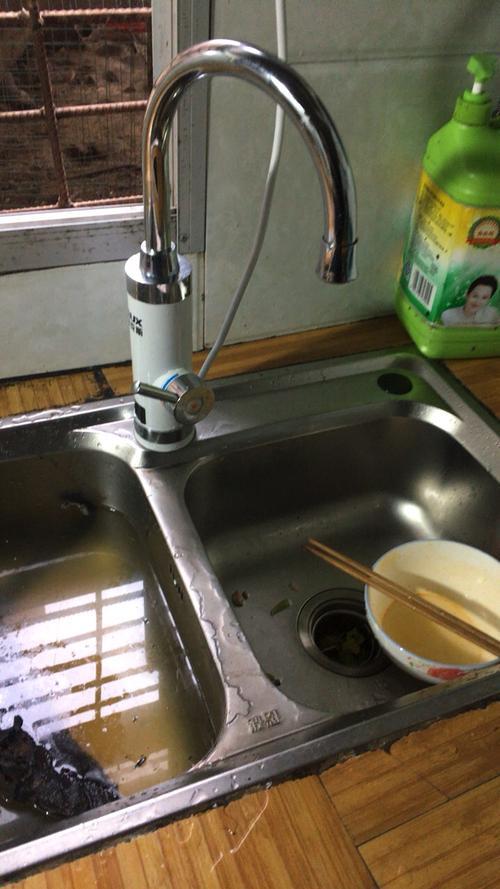 大弯水龙头的拆解