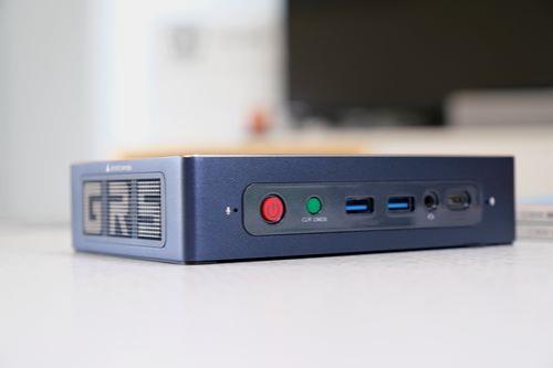 电脑主机r键开关是什么意思