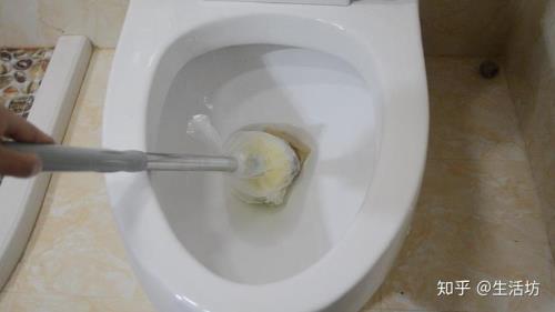 马桶大便堵了怎么疏通