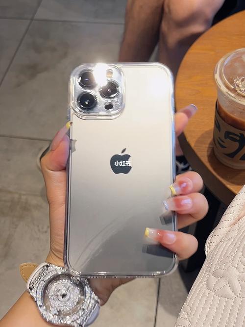 iphone14promax怎么把照片贴出来