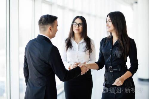 女人发握手是什么意思