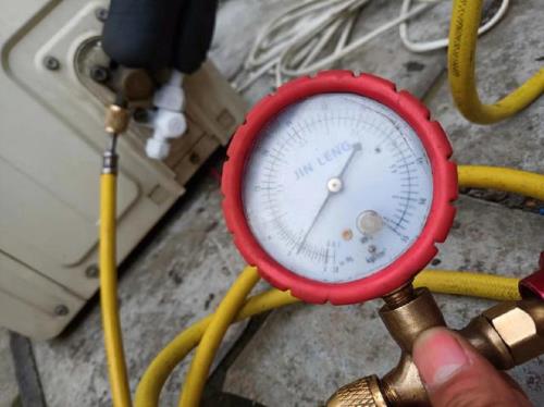 空调加氟自己怎样加