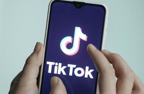 下载了tiktok怎么看不了