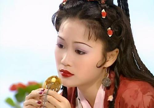 梁小冰五官不立体为什么好看