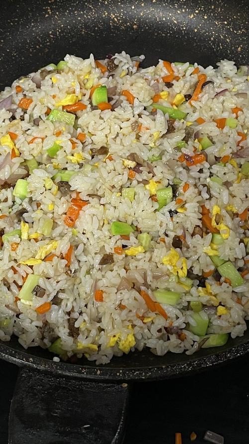 如何炒蛋饭的做法