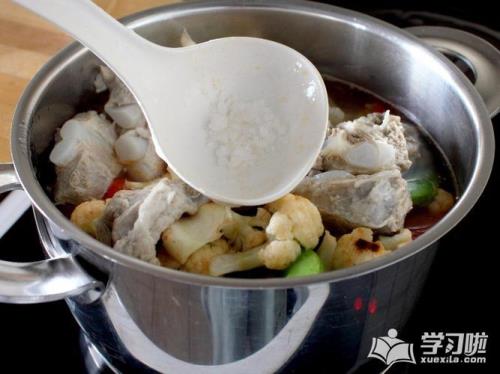 排骨汤应该放什么调料的呢