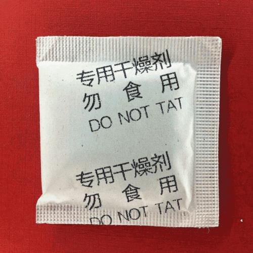 食品里面为什么会放一袋干燥剂