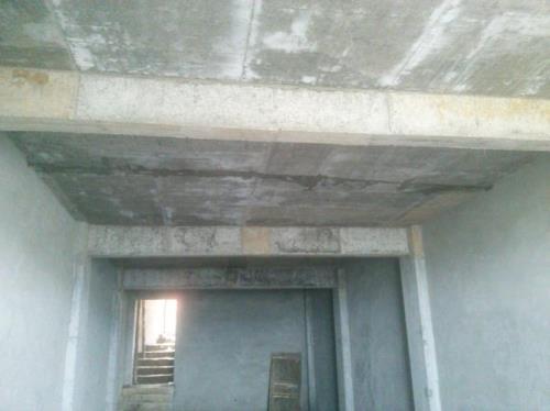 现浇楼板浇水冒泡怎么办