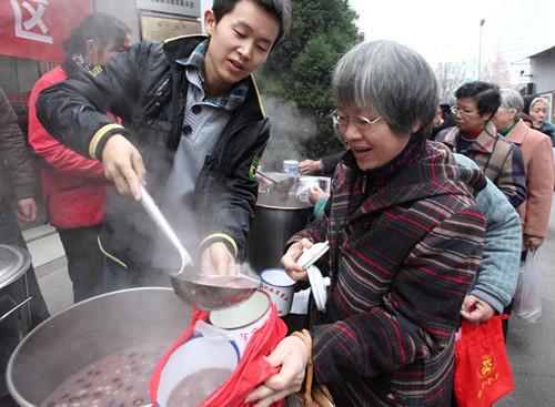 摆摊大桶粥熬法