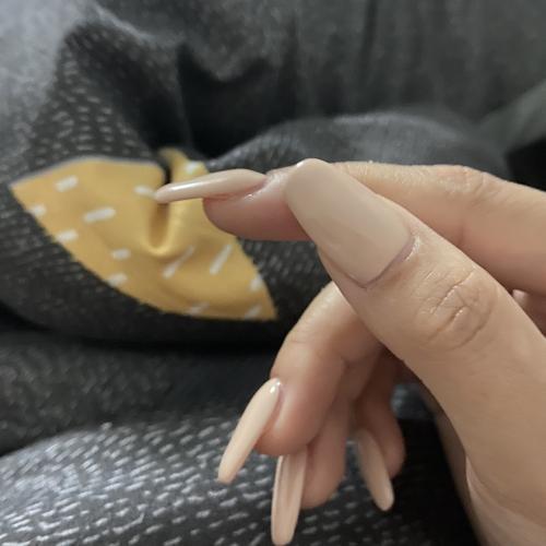 指甲往上翘怎么贴甲片