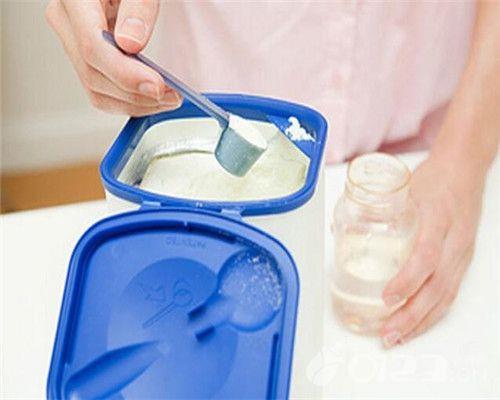冲奶粉多少度的水可以