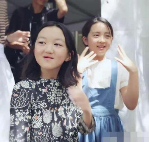 王菲女儿李嫣有牙齿吗