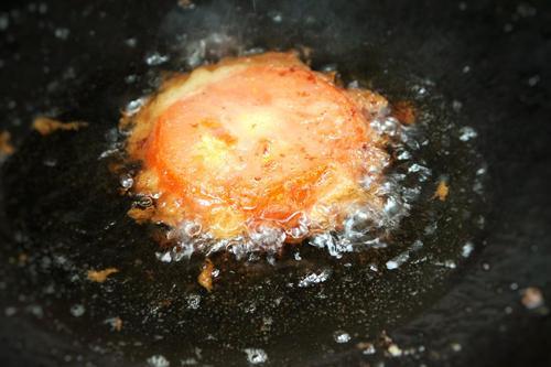 煎炸食物时油有时为什么会飞溅