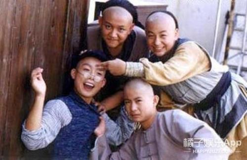 尾小牙的搭档是谁