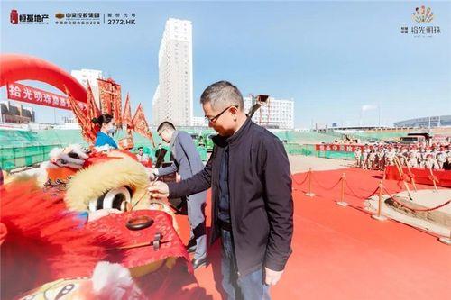 宏图大展振雄风下联