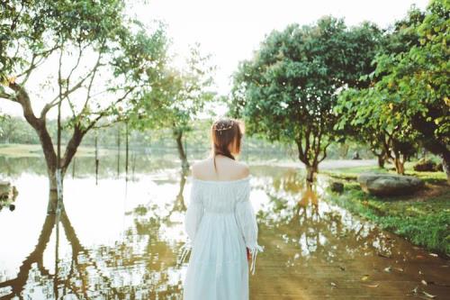 伊人是什么意思