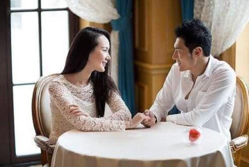 找个老婆比自己大两岁的，合适吗