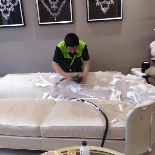 清洗沙发的方法