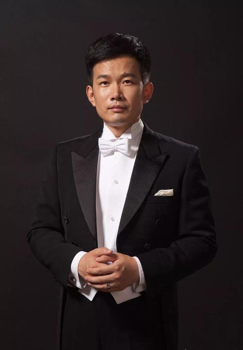 石倚洁在国内美声男高音的排名