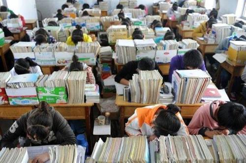 大学生活紧张吗