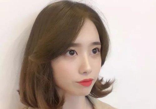 为什么剪完短发后发梢往外翘