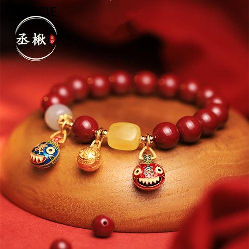 兽头手串的佩戴方向